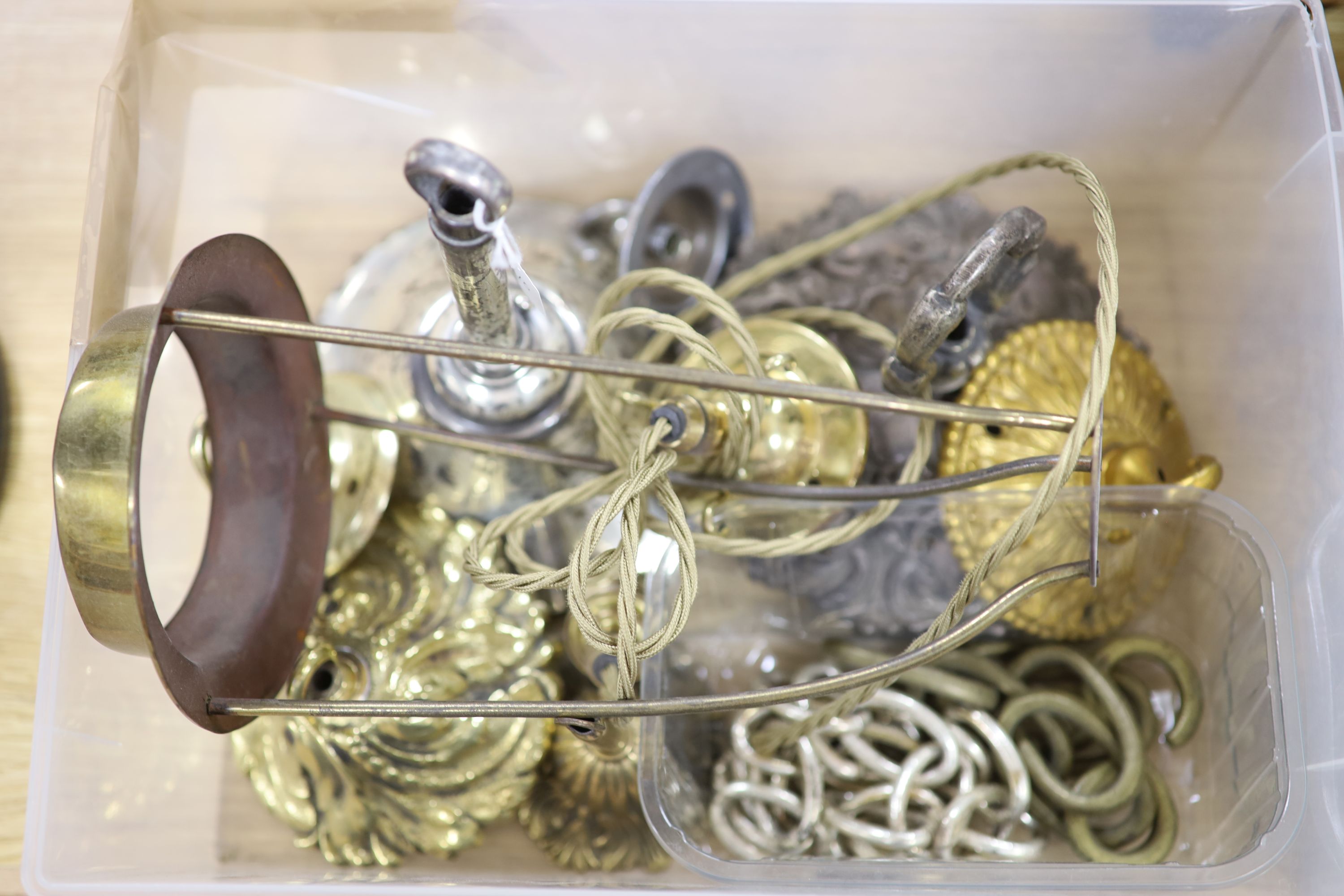 A quantity of chandelier drops and ceiling roses